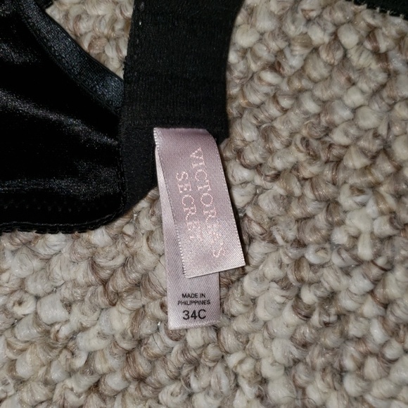 Victoria's secret bra - Picture 3 of 3